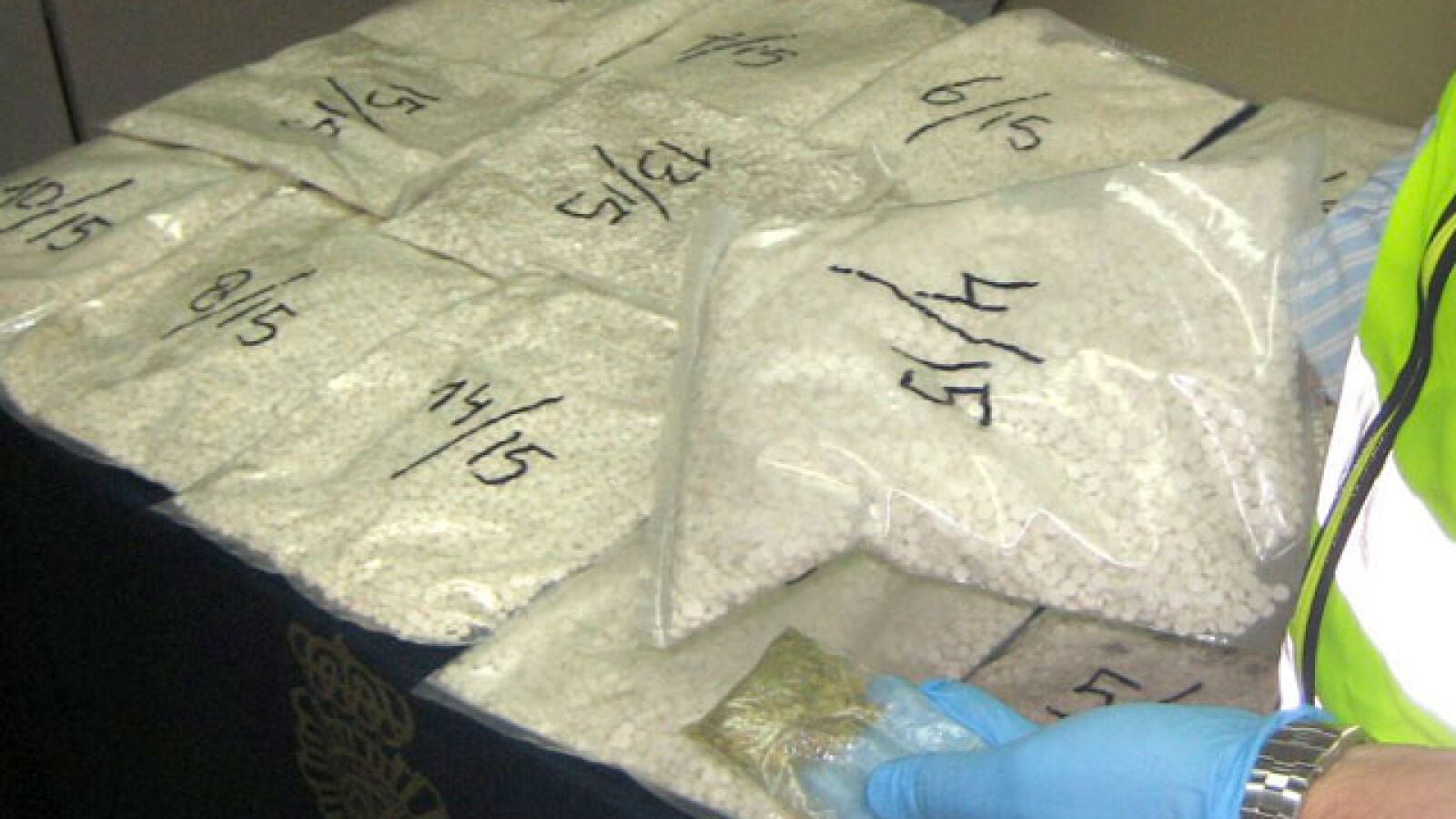 Incautadas 6.000 pastillas de éxtasis a cuatro jóvenes en Tenerife