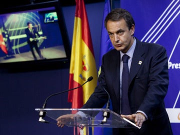 Zapatero reducirá el déficit