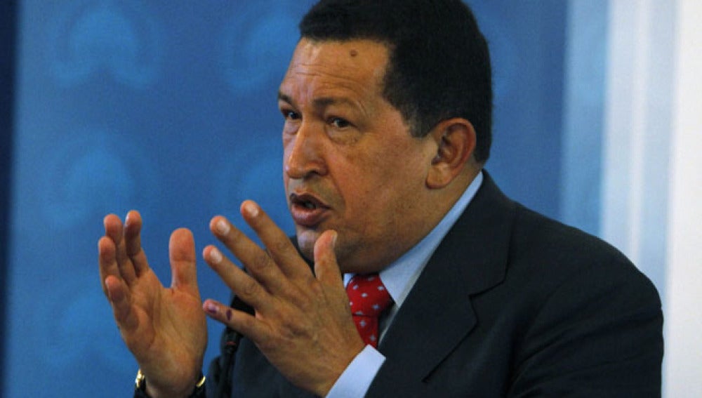 Chávez crea un grupo para contestar su Twitter