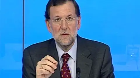 Rajoy: "A Zapatero le han cantando las cuarenta" Rajoy: "A Zapatero le han cantando las cuarenta"