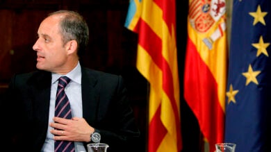 Camps da marcha atrás y no acude al TSJCV a declararse culpable