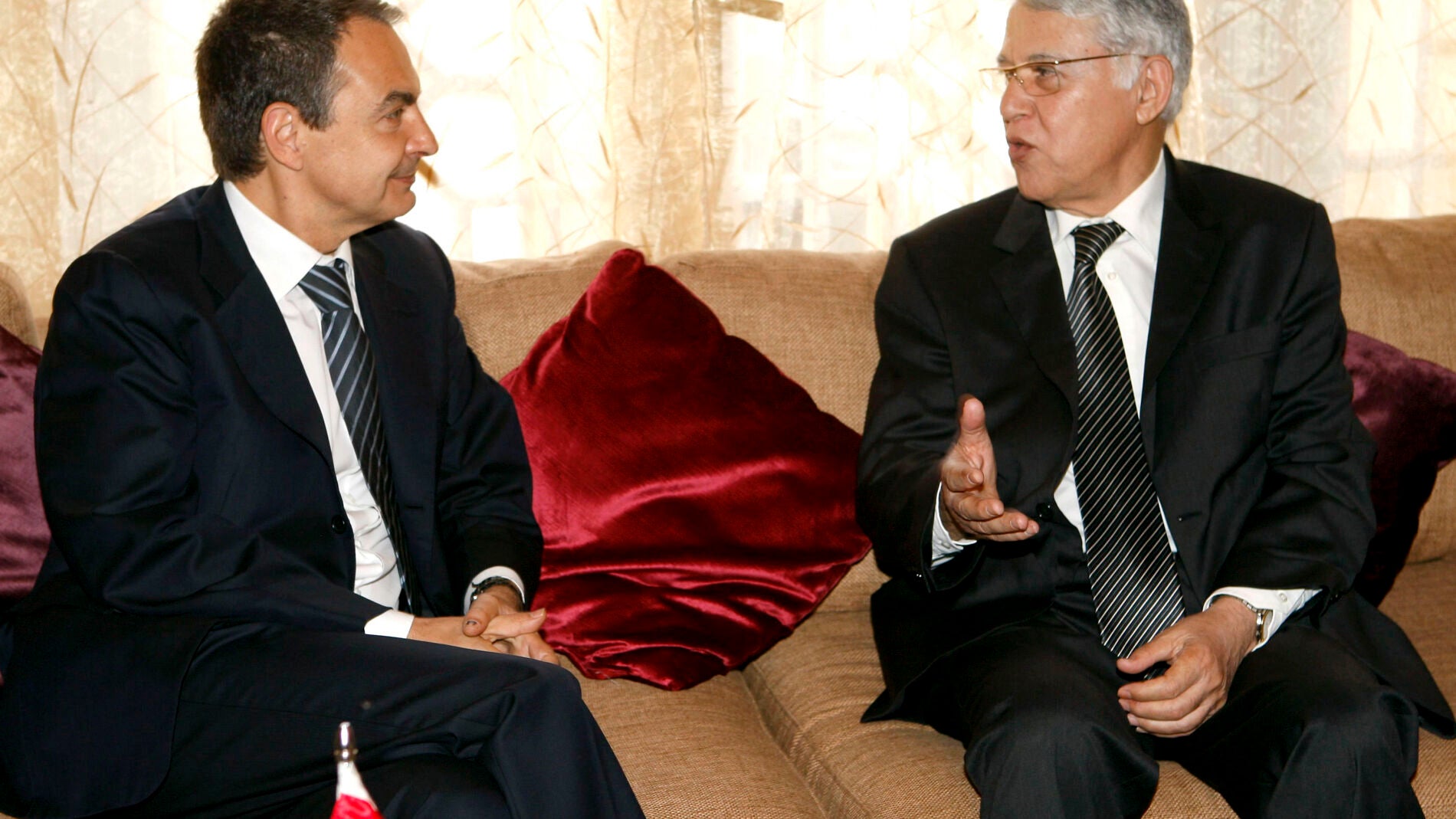 Imagen de archivo de Zapatero con el primer ministro marroqu&iacute; El Fasi