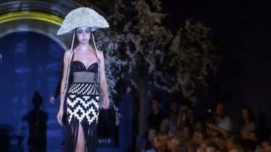 Gaultier desfila por primera vez con alta costura en Rusia