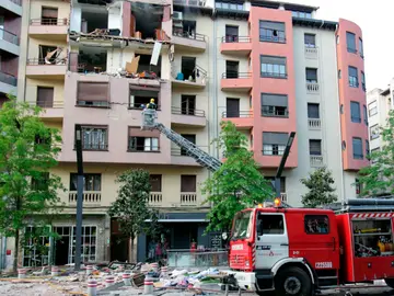 Cuatro muertos en una explosión de gas en Logroño Cuatro muertos en una explosión de gas en Logroño