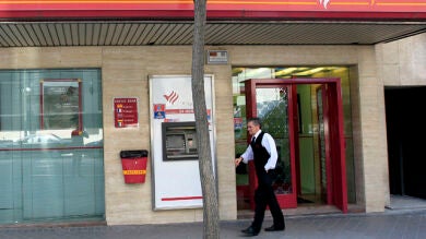 CajaSur abre sus oficinas con normalidad 