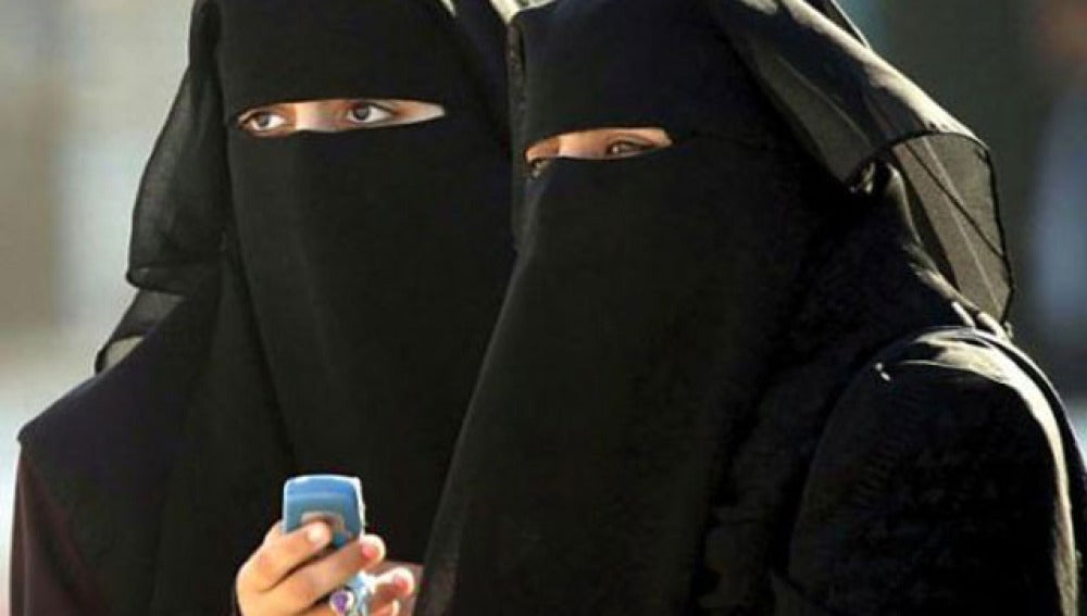 Lleida prohíbe el burka