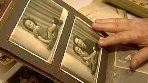 Tras 45 años separados, dos hermanos consiguen reencontrarse Tras 45 años separados, dos hermanos consiguen reencontrarse