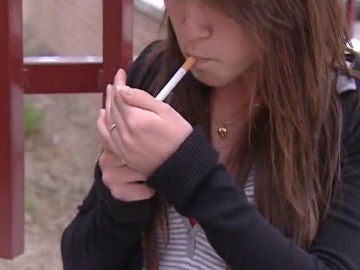 Jóvenes enganchados al tabaco