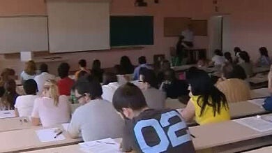 Más de 8.000 personas opositan para 41 plazas de auxiliar administrativo en Zaragoza