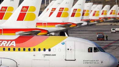 Iberia se viste de rojo el día de su despedida