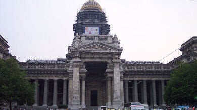 Evacuado el Palacio de Justicia de Bruselas por la presencia de un vehículo 