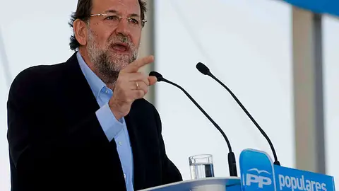 Rajoy se ofrece a pactar una reforma laboral Rajoy se ofrece a pactar una reforma laboral