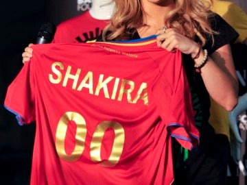 Shakira, con la camiseta de la selección española