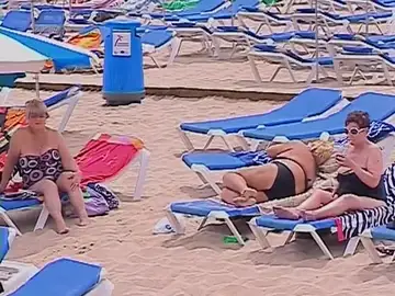 Europeos disfrutando de las playas españolas Europeos disfrutando de las playas españolas