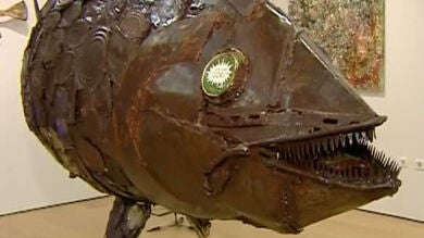 'Skeleton Sea', arte con basura de las playas