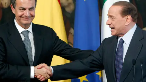 Zapatero se reúne con Berlusconi Zapatero se reúne con Berlusconi