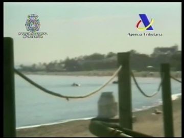 Motos de agua y buzos para transportar droga hasta la costa