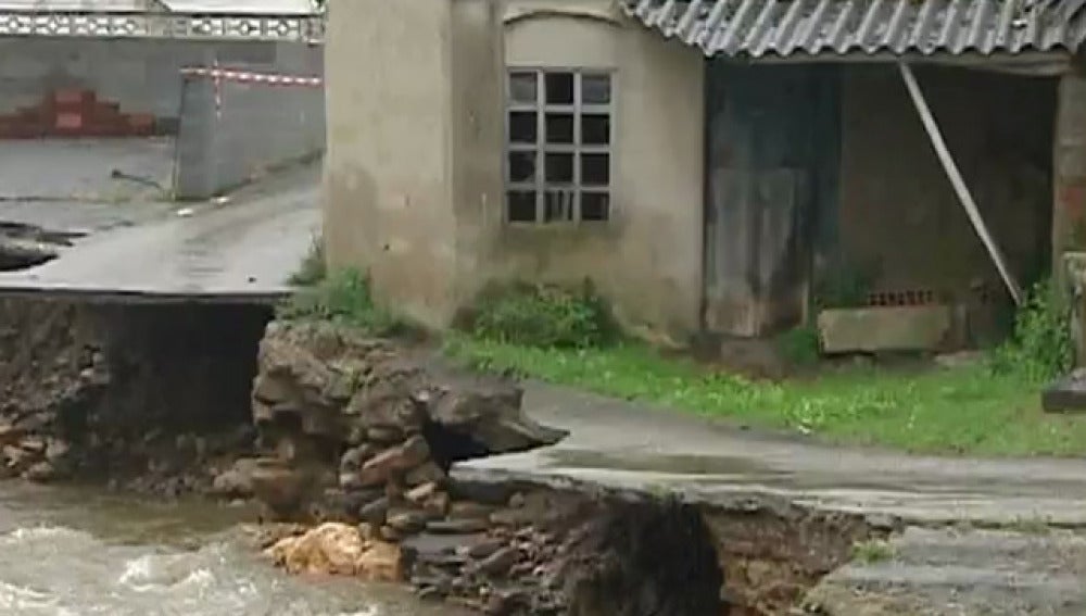 Inundaciones en locales y bajos en Lugo