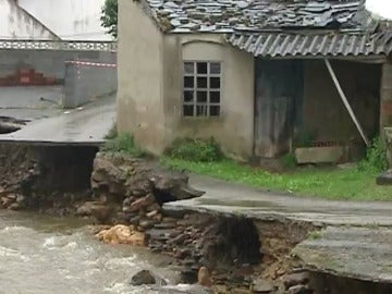 Inundaciones en locales y bajos en Lugo