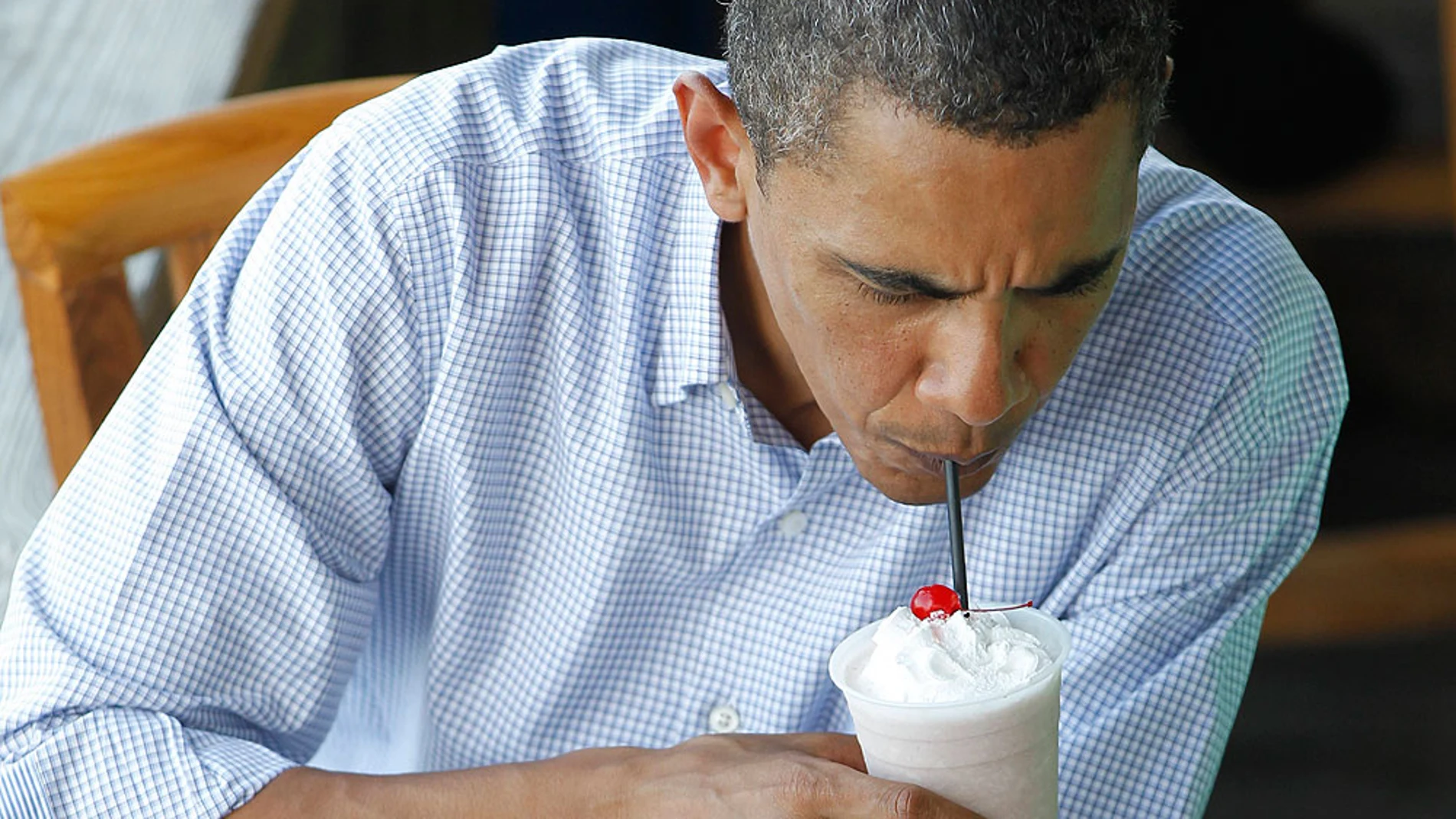 Obama disfruta de un helado Obama disfruta de un helado