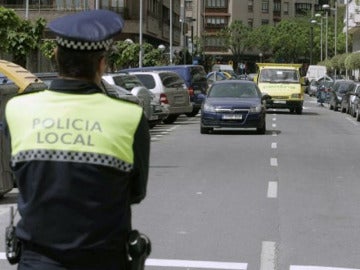 Policía local en la calle