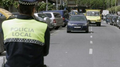 Un policía local apuñala a un hombre que podría haberle vendido preferentes de Bankia