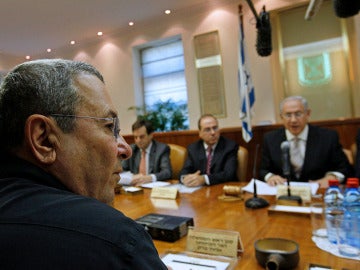 Ehud Barack y Benjamin Netanyahu en una reunión
