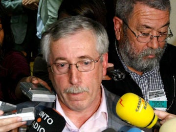 Fernández Toxo atiende a los medios de comunicación