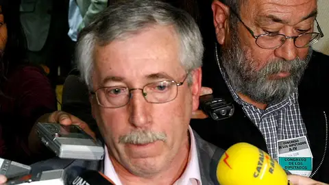 Fernández Toxo atiende a los medios de comunicación Fernández Toxo atiende a los medios de comunicación