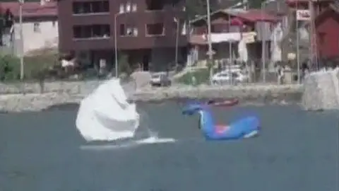 Muere un paracaidista en Turquía Muere un paracaidista en Turquía