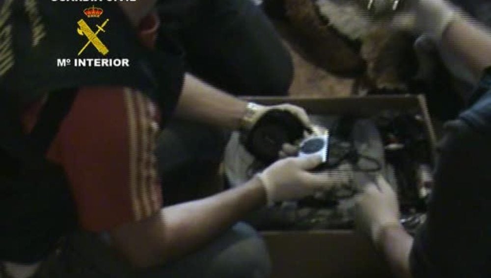 Registro en casa de los delincuentes detenidos
