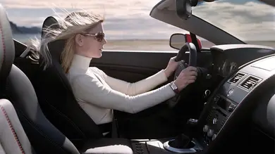 Las mujeres conducen mejor que los hombres Las mujeres conducen mejor que los hombres