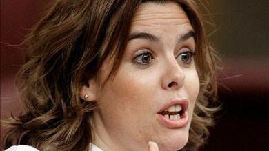 Sáenz de Santamaría pide pasar de 'la reforma del despido' a la del empleo