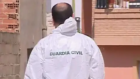 La Guardia Civil investiga el crimen de Pedralba La Guardia Civil investiga el crimen de Pedralba