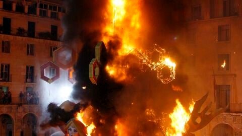 La crem&aacute; en Alicante