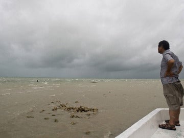 "Alex" se acerca como huracán