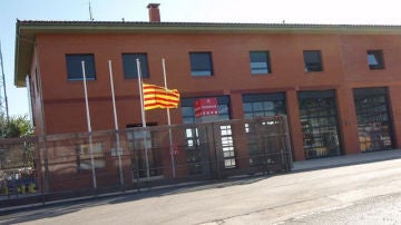 Banderas catalanas a media asta