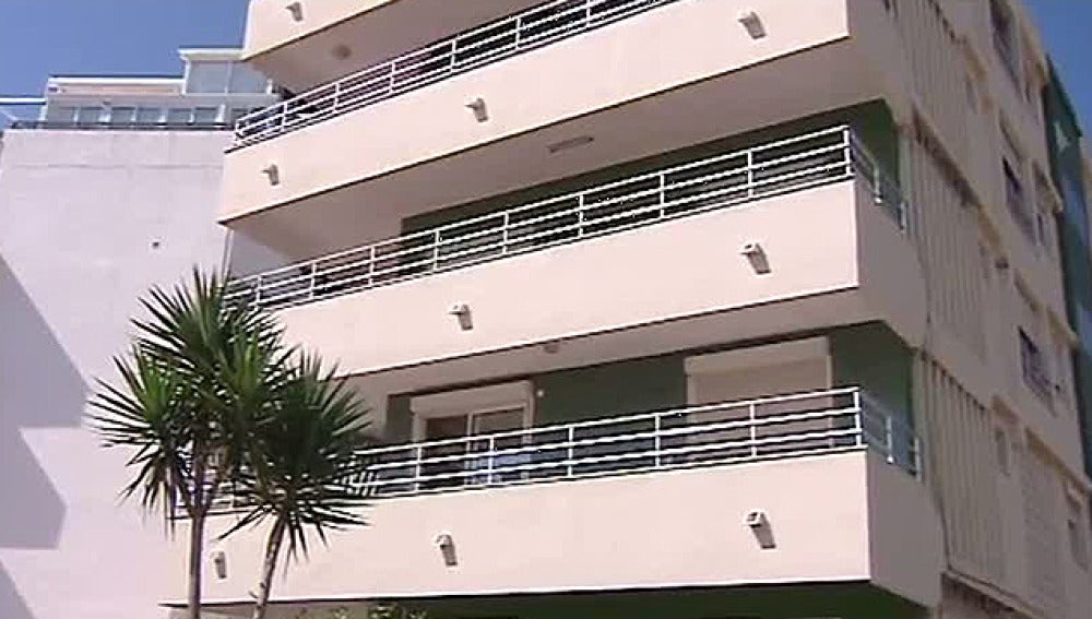 Muere un niño de dos años que se precipitó desde un tercer piso en Lanzarote
