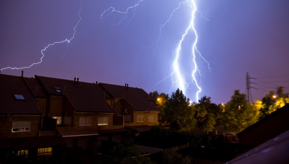 Foto tomada durante la tormenta  en Madrid (Julian Parrilla Calvo)