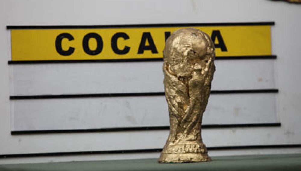 Copa del Mundo hecha de cocaína