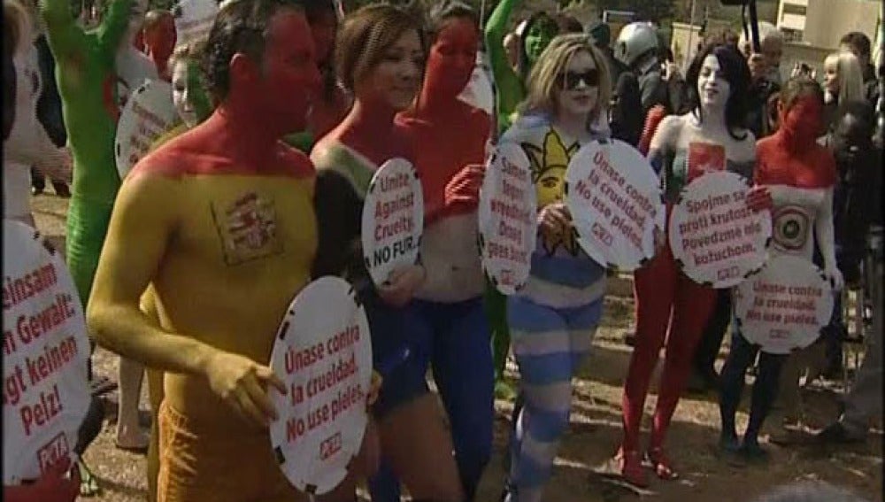 Protesta contra pieles en Johannesburgo