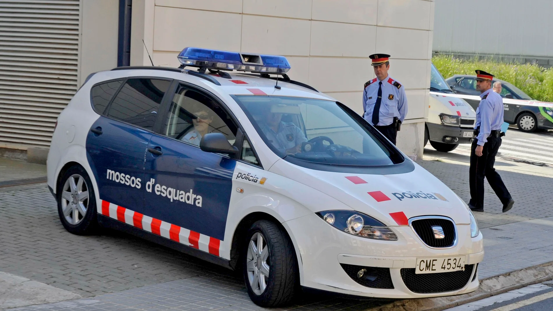 Un coche de los Mossos en un suceso Un coche de los Mossos en un suceso