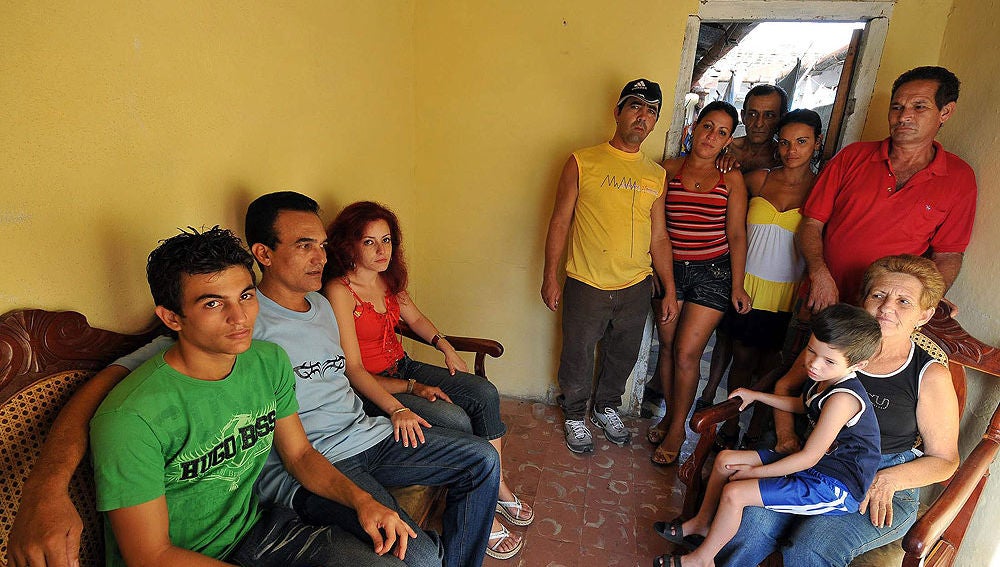 Familia del opositor cubano Lester González