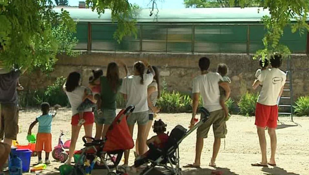 Un campamento de verano para hijos de presas