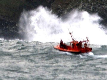 Los servicios de rescate en el embalse