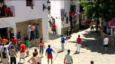 Grazalema celebra el lunes del 'toro de cuerda'