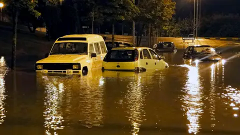 Inundaciones en el barrio pamplonés de Mendebaldea Inundaciones en el barrio pamplonés de Mendebaldea