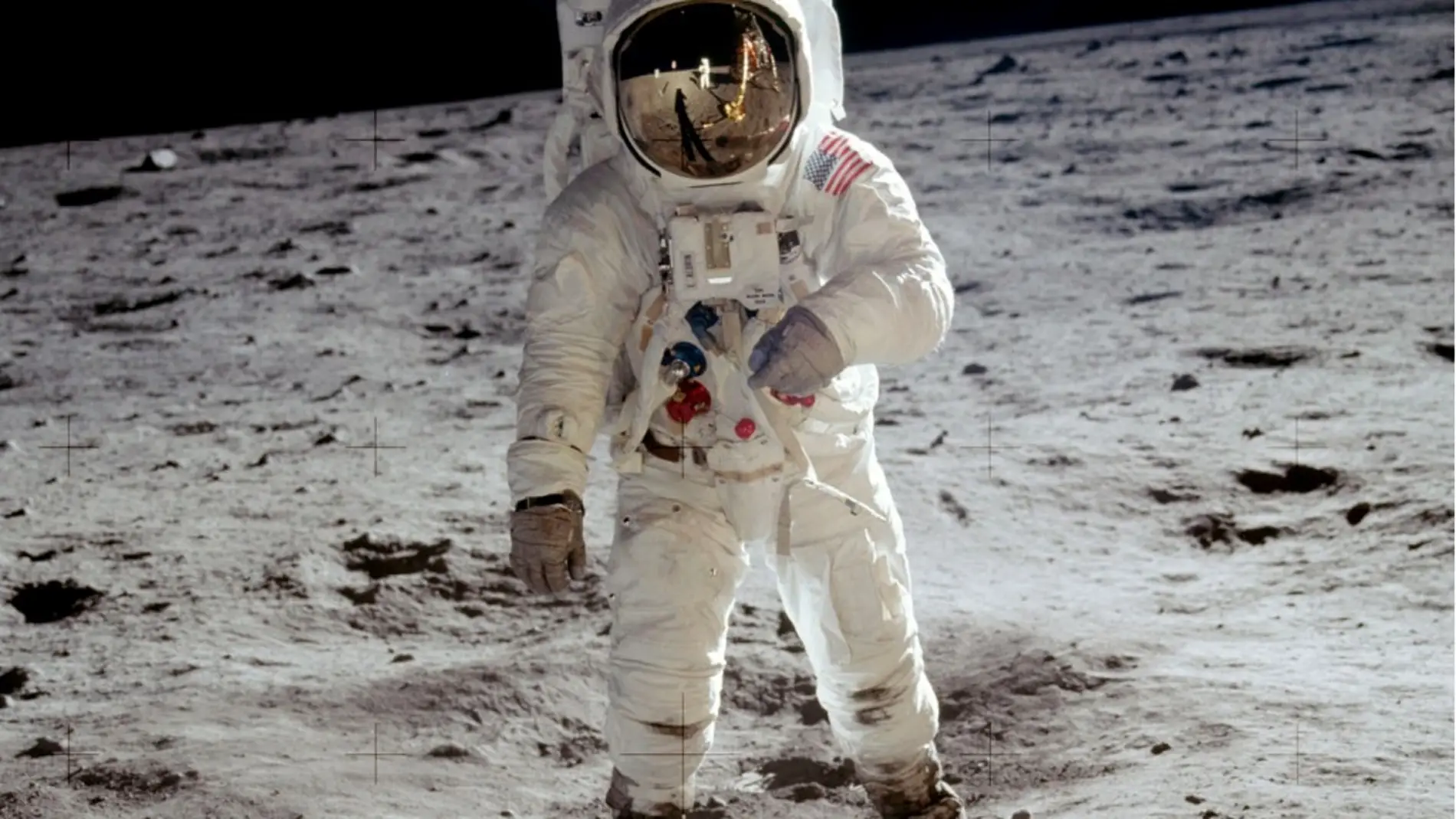 El astronauta Amstrong en la luna