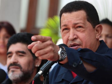 Hugo Chávez rompe relaciones con Colombia y decreta "máxima alerta"