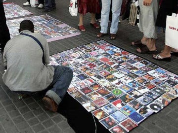 Desciende la venta ambulante de productos falsificados Desciende la venta ambulante de productos falsificados